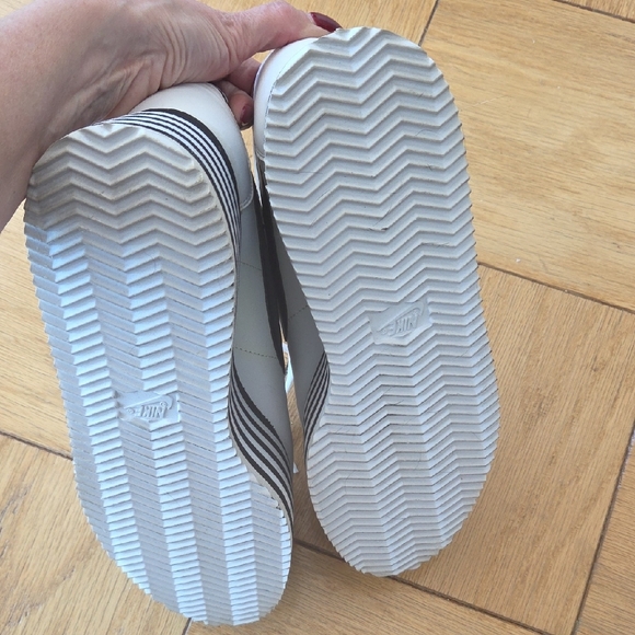 Comme des Garcons Women's Platform Sneakers - White and Black - Picture 8 of 10